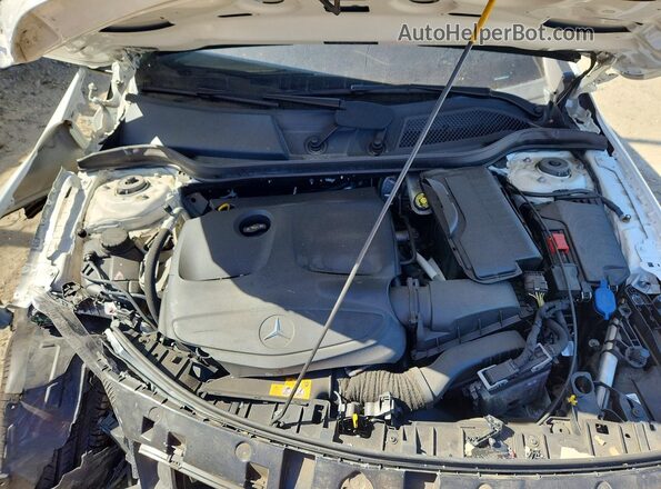 WDCTG4GB2KJ533918 2019 MERCEDES-BENZ GLA White Vista del compartimento del motor