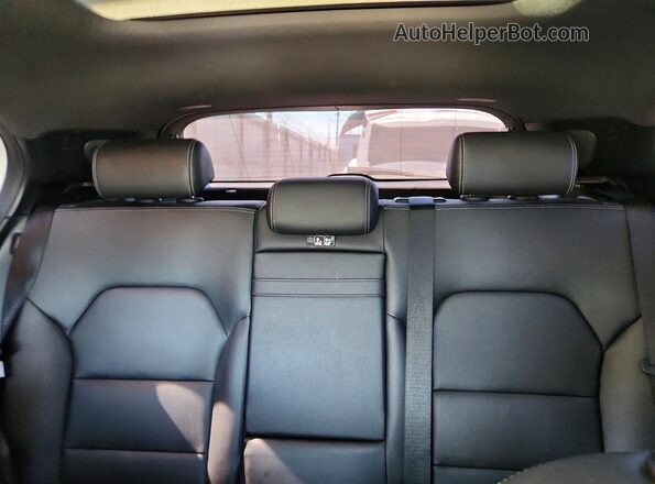 WDCTG4GB2KJ533918 2019 MERCEDES-BENZ GLA White Vista de los asientos traseros