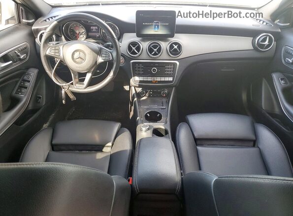 WDCTG4GB2LU027926 2020 MERCEDES-BENZ GLA White Widok deski rozdzielczej