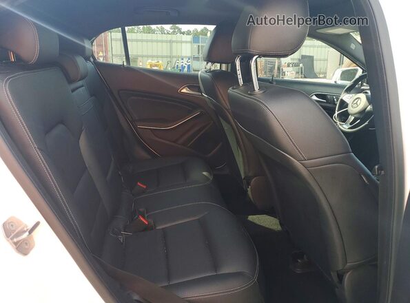 WDCTG4GB2LU027926 2020 MERCEDES-BENZ GLA White Widok wnętrza z tyłu