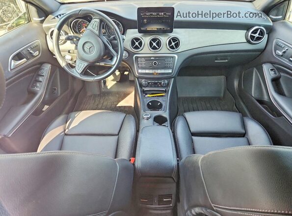 WDCTG4GB5LJ656985 2020 MERCEDES-BENZ GLA Gray Առջևի վահանակի տեսք