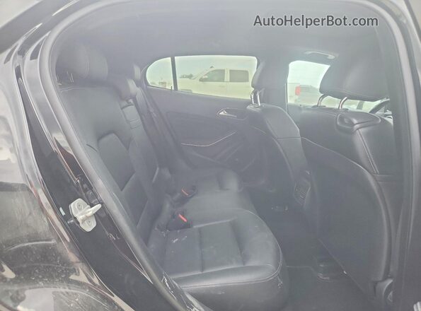 WDCTG4GB7GJ207510 2016 MERCEDES-BENZ GLA Black Widok tylnych siedzeń