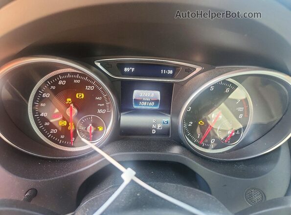 WDCTG4GB8JJ514286 2018 MERCEDES-BENZ GLA White Vista del cuadro de instrumentos