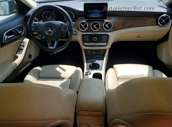 WDCTG4GB9LJ650154 2020 MERCEDES-BENZ GLA Blue Առջևի վահանակի տեսք