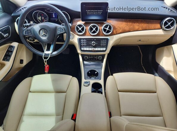 WDCTG4GB9LU022237 2020 MERCEDES-BENZ GLA White Vista del salpicadero
