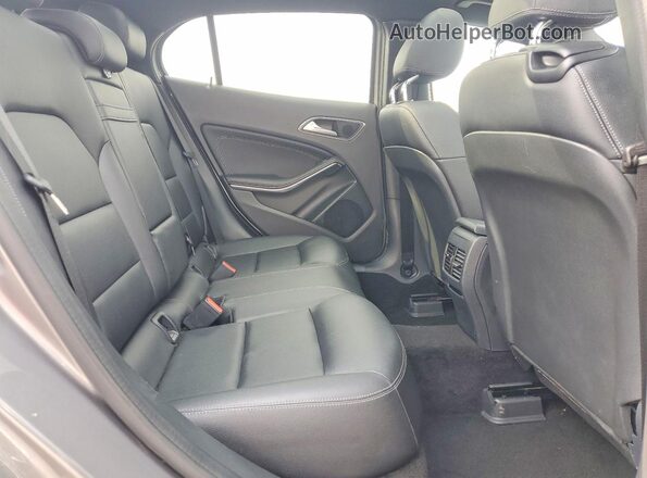 WDCTG4GBXGJ201622 2016 MERCEDES-BENZ GLA Серый Вид задней части салона