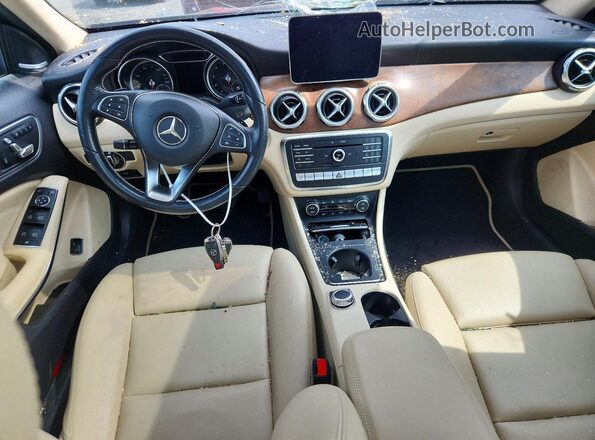 WDCTG4GBXKJ579769 2019 MERCEDES-BENZ GLA Blue Вид панелі приладів