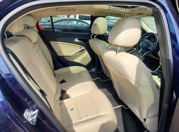 WDCTG4GBXKJ579769 2019 MERCEDES-BENZ GLA Blue Вид задньої частини салону