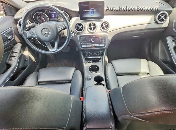 WDCTG4GBXKU008085 2019 MERCEDES-BENZ GLA Black Vista del salpicadero
