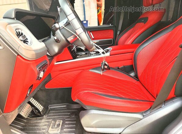 WDCYC7HJ8KX331591 2019 MERCEDES-BENZ G-CLASS White Front interior view