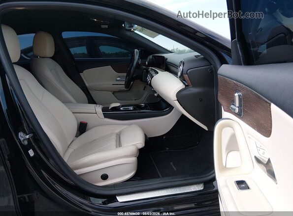WDD3G4EB0KW018854 2019 MERCEDES-BENZ A 220 Черный Вид салона спереди