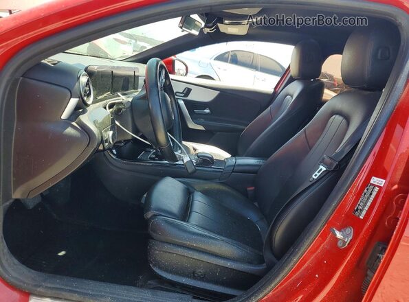 WDD3G4EB0KW026243 2019 MERCEDES-BENZ A Red Vista interior delantera