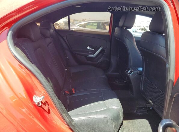 WDD3G4EB0KW026243 2019 MERCEDES-BENZ A Red Vista de los asientos traseros