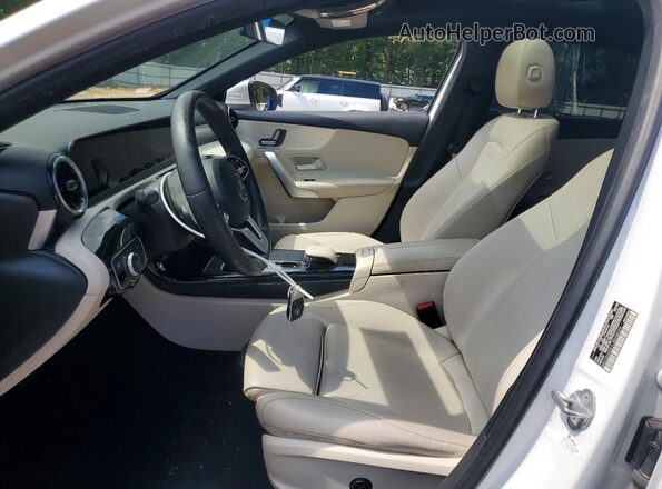 WDD3G4EB1LW038029 2020 MERCEDES-BENZ A White წინა სალონის ხედი