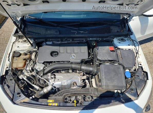 WDD3G4EB3KW005645 2019 MERCEDES-BENZ A White Вид задньої частини салону