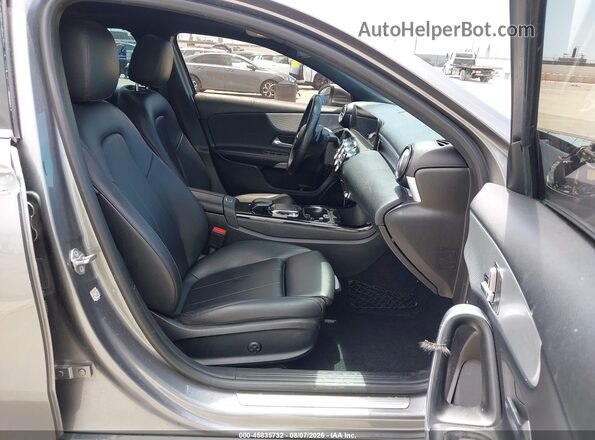 WDD3G4EB3KW019884 2019 MERCEDES-BENZ A 220 Gray Вид салону спереду