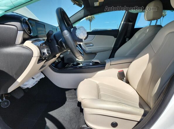 WDD3G4EB3KW021506 2019 MERCEDES-BENZ A Белый 