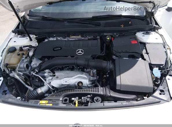 WDD3G4EB4KW013740 2019 MERCEDES-BENZ A 220 Белый Вид сзади