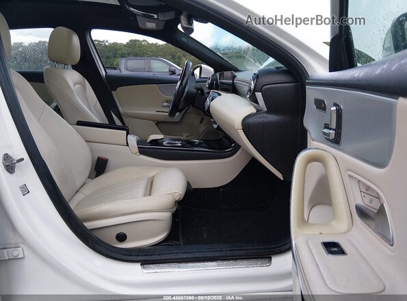 WDD3G4EB6KW028174 2019 MERCEDES-BENZ A 220 White Vista interior delantera