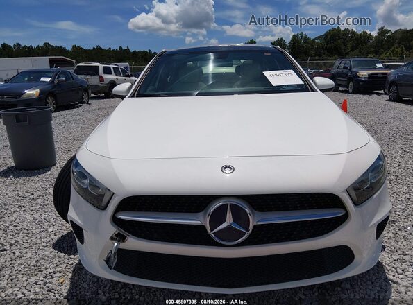 WDD3G4EB6KW028174 2019 MERCEDES-BENZ A 220 White Vista del salpicadero