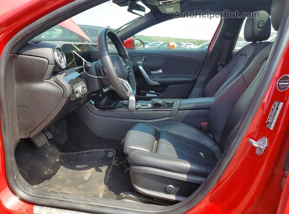 WDD3G4EB8KW013658 2019 MERCEDES-BENZ A Красный Вид салона спереди