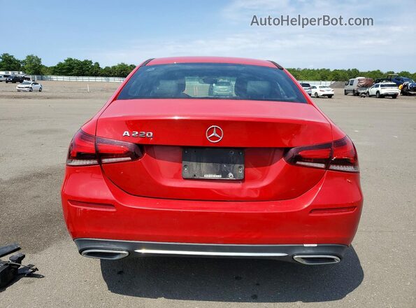 WDD3G4EB8KW013658 2019 MERCEDES-BENZ A Красный Вид сзади