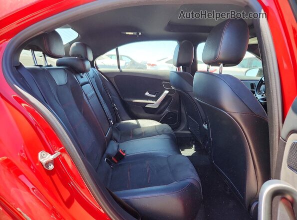 WDD3G4EB8KW018410 2019 MERCEDES-BENZ A Red Vista de los asientos traseros