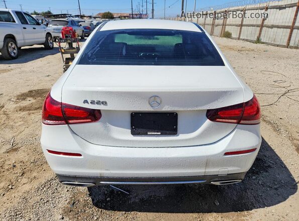 WDD3G4EBXKW017789 2019 MERCEDES-BENZ A White უკანა ხედი
