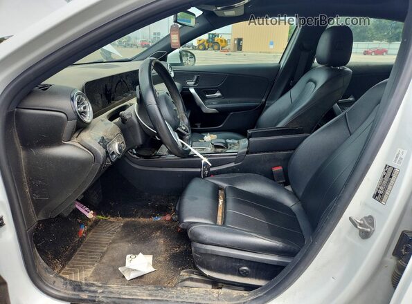 WDD3G4EBXKW020708 2019 MERCEDES-BENZ A White Widok wnętrza z przodu