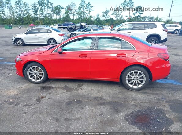 WDD3G4EBXKW023723 2019 MERCEDES-BENZ A 220 Red Widok wnętrza z tyłu