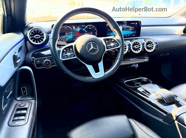 WDD3G4FB0KW024667 2019 MERCEDES-BENZ A Gold Вид щитка приладів
