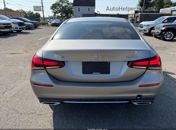 WDD3G4FB0KW024667 2019 MERCEDES-BENZ A Серый Вид панели приборов