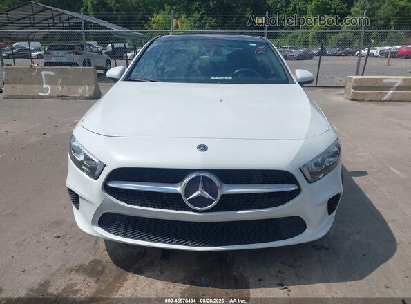WDD3G4FB2KW020975 2019 MERCEDES-BENZ A 220 White ხელსაწყოთა პანელის ხედი