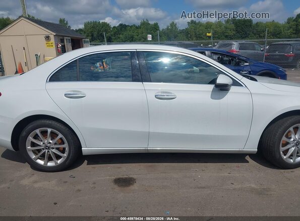 WDD3G4FB2KW020975 2019 MERCEDES-BENZ A 220 White უკანა სალონის ხედი
