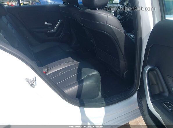 WDD3G4FB2KW020975 2019 MERCEDES-BENZ A 220 White VIN კოდის სტიკერის ხედი