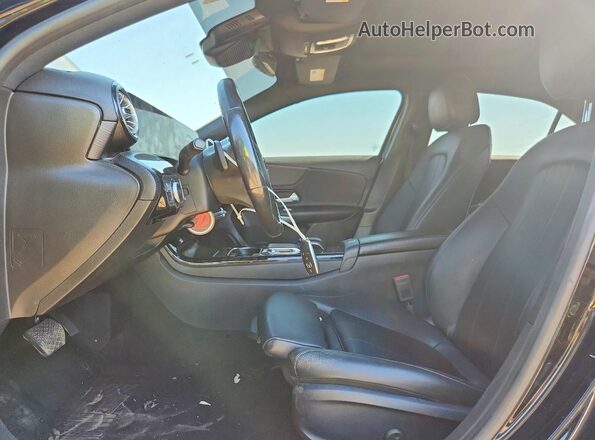 WDD3G4FB2KW028977 2019 MERCEDES-BENZ A Black Вид салону спереду