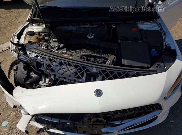 WDD3G4FB8KW030815 2019 MERCEDES-BENZ A Белый Вид задней части салона