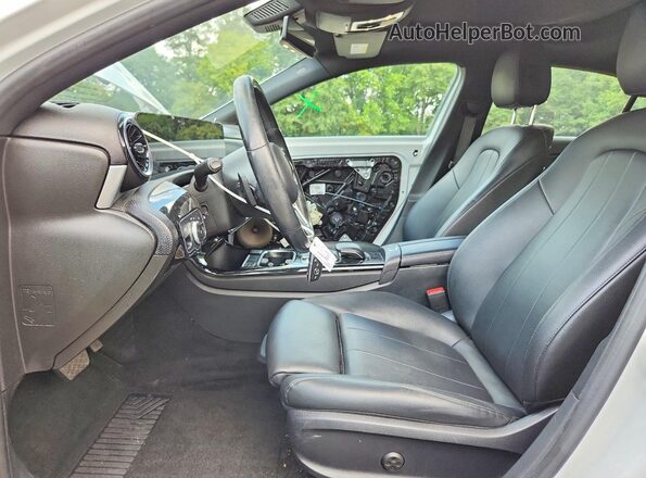 WDD3G4FB8LW037670 2020 MERCEDES-BENZ A White Vista interior delantera