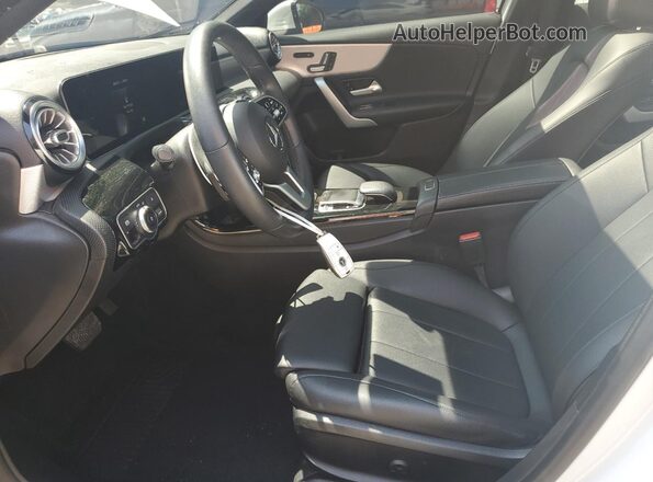 WDD3G4FB8LW039807 2020 MERCEDES-BENZ A White Vista interior delantera