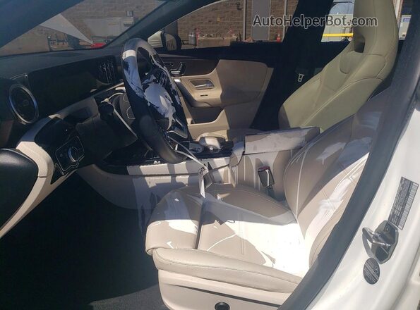 WDD5J4HB7LN070642 2020 MERCEDES-BENZ CLA-CLASS White Vista interior delantera