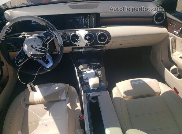 WDD5J4HB7LN070642 2020 MERCEDES-BENZ CLA-CLASS White Vista del salpicadero