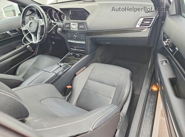 WDDKJ6FB5HF360638 2017 MERCEDES-BENZ E White Widok deski rozdzielczej
