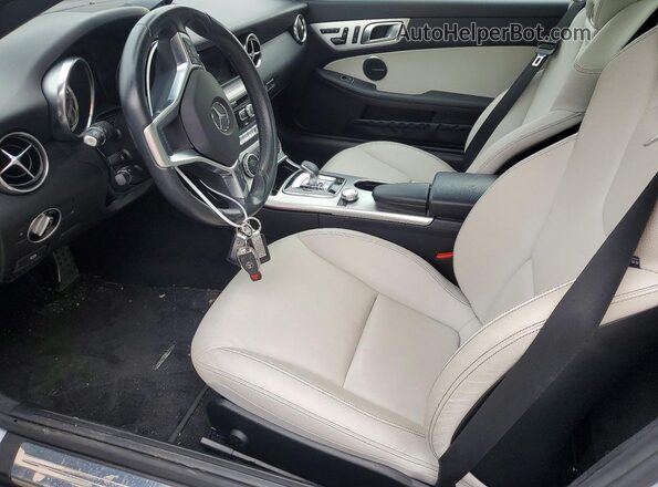 WDDPK3JA5GF118348 2016 MERCEDES-BENZ SLK Silver Vista interior delantera