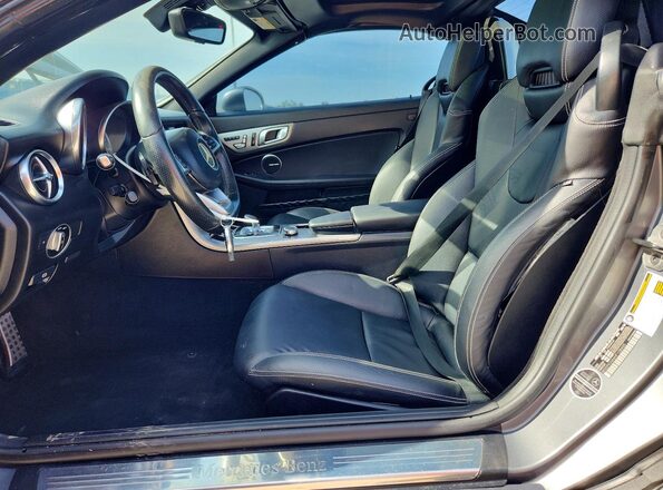 WDDPK3JA6HF128405 2017 MERCEDES-BENZ SLC Серый Вид салона спереди