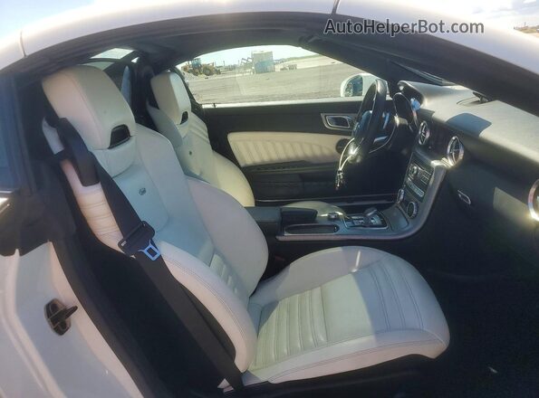 WDDPK3JA7JF148541 2018 MERCEDES-BENZ SLC White უკანა სავარძლების ხედი