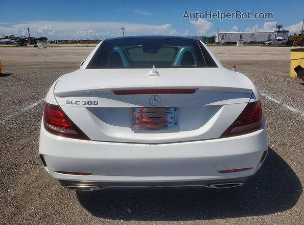 WDDPK3JA7JF148541 2018 MERCEDES-BENZ SLC White უკანა ხედი