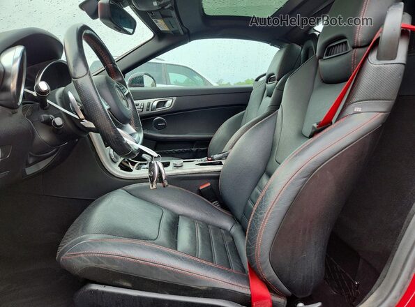 WDDPK3JAXHF137866 2017 MERCEDES-BENZ SLC Red Vista interior delantera