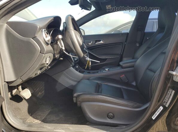 WDDSJ4EB0HN439064 2017 MERCEDES-BENZ CLA-CLASS Черный Вид салона спереди