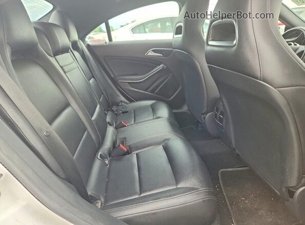 WDDSJ4EB0KN740246 2019 MERCEDES-BENZ CLA-CLASS White უკანა სავარძლების ხედი