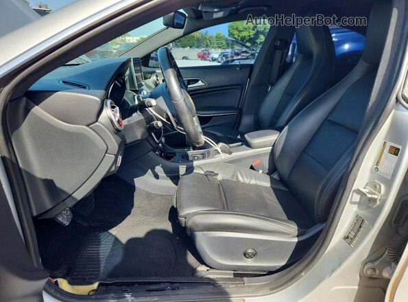 WDDSJ4EB1GN327162 2016 MERCEDES-BENZ CLA-CLASS Silver Widok wnętrza z przodu
